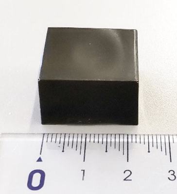 三菱研發新型無機黑色顏料 紫外光透過率提升逾50%推動油墨技術革新